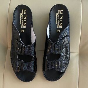 NWOT La Plume Black Women's Sandals